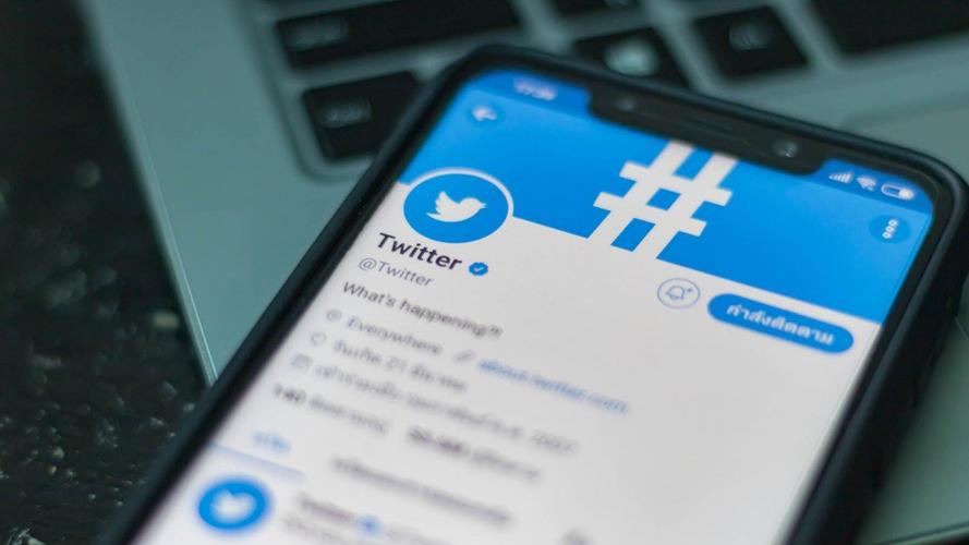 Users Complain That Twitter Pushes Irrelevant Content 